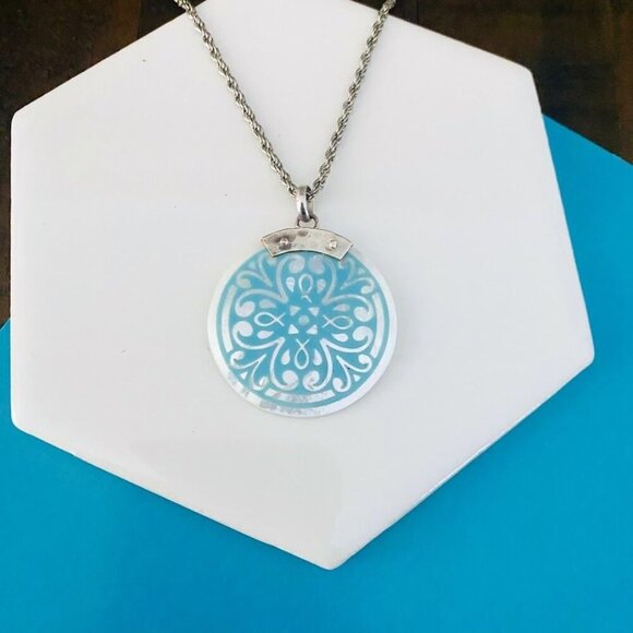 Sara Blaine For Willow House Calypso Mother of Pearl Pendant Necklace - Picture 2 of 4